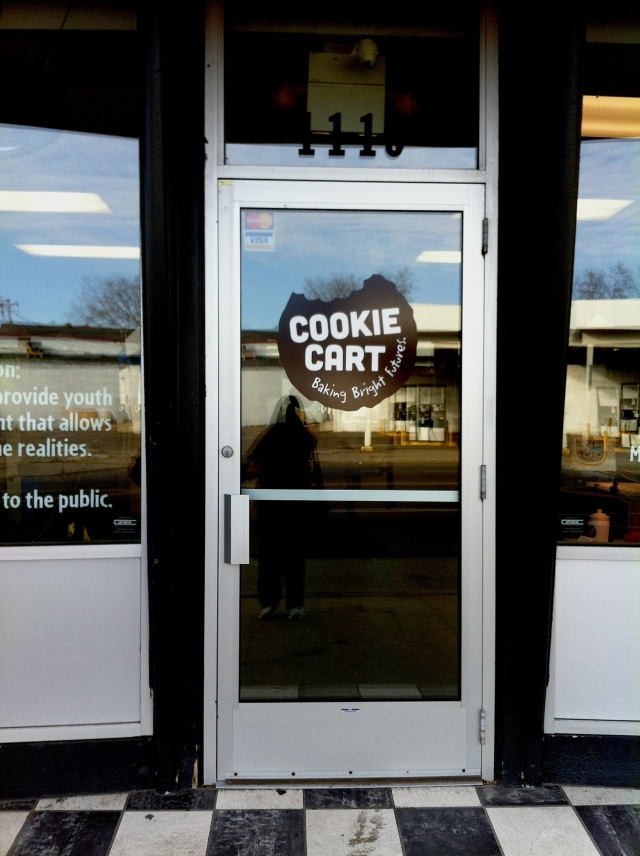 04_cookie cart front door