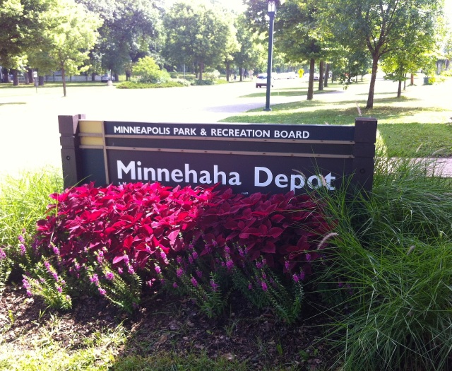 00a_Minnehaha Depot sign